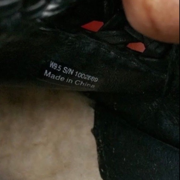 SOLD Ugg Sz 9.5 9 Leather Ankle High 4.5" Bootie - Picture 8 of 8